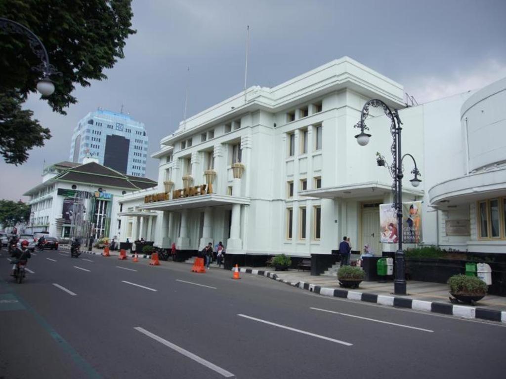 莱福乐行酒店 万隆 外观 照片